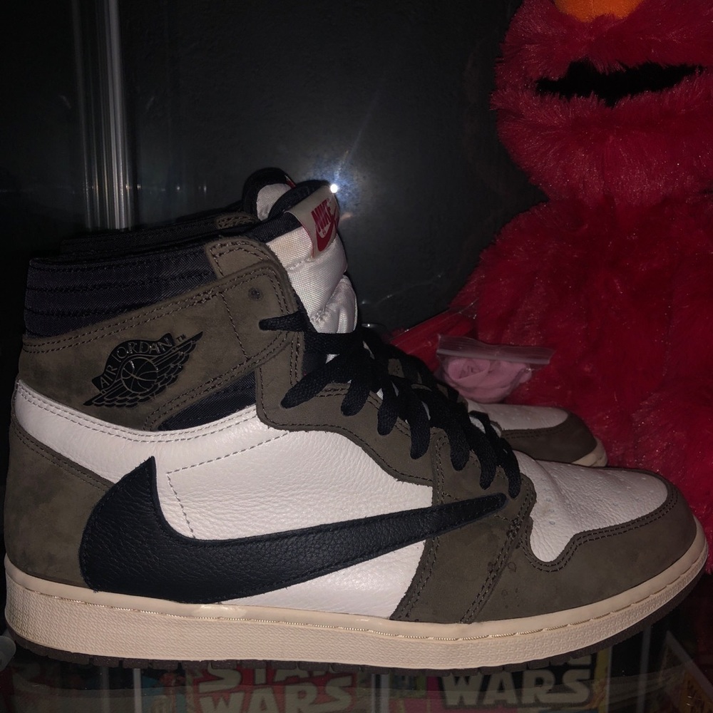 Travis scott jordan 1’s worn